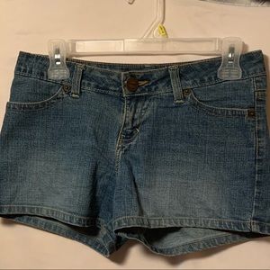 Jordache Lo•Rise stretch shorts